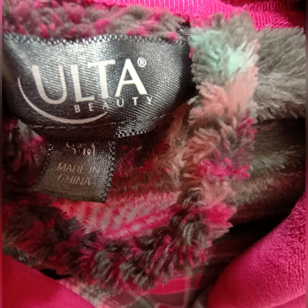 Ulta Beauty Pink and Gray Fleece Robe - Picture 3 of 3